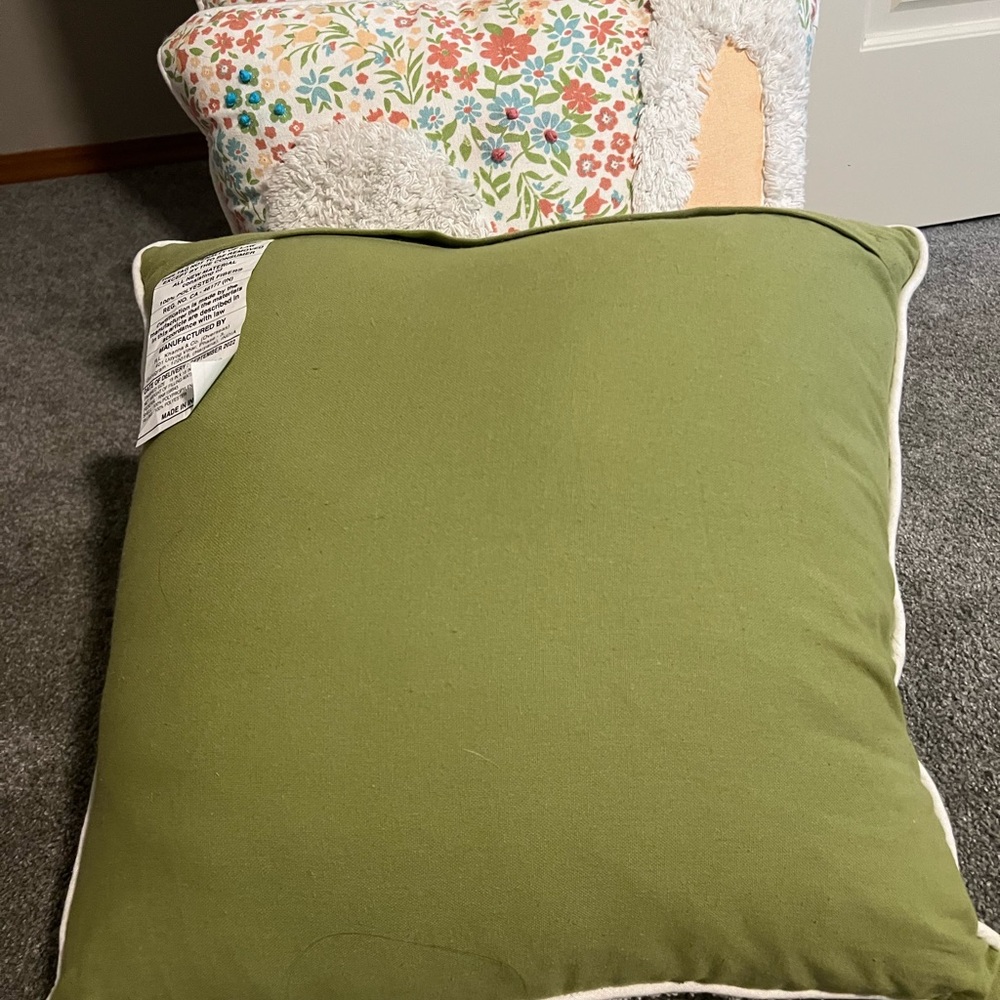Easter/Spring Pillows - Picture 2 of 2